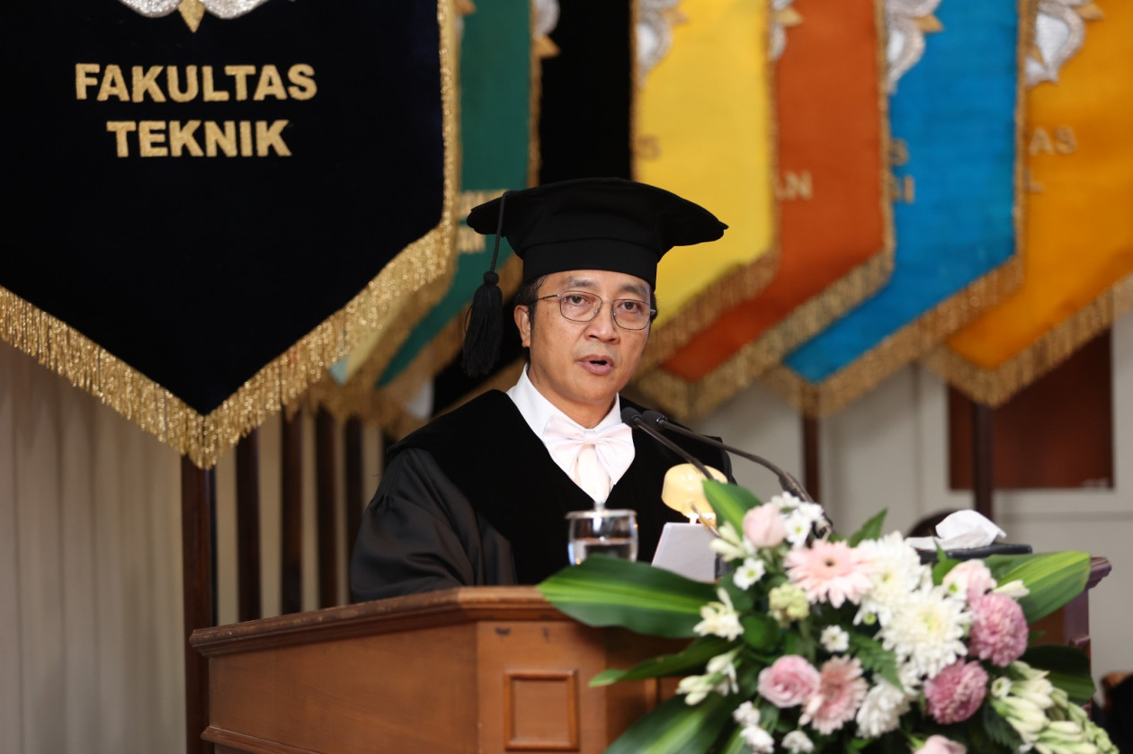 Prof Sang Kompiang Wirawan Dikukuhkan Guru Besar Universitas Gadjah Mada