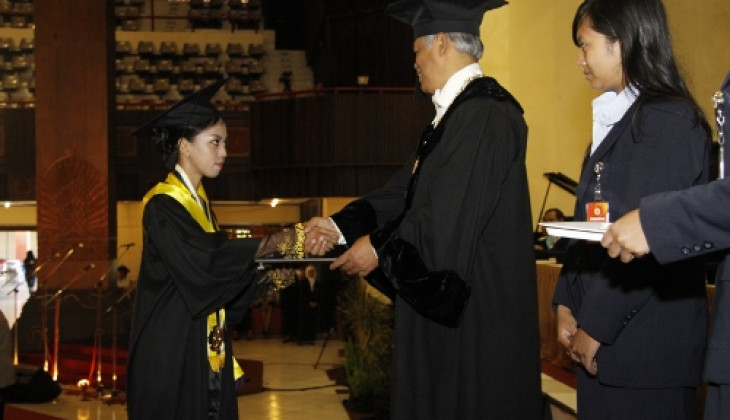 28 Persen Mahasiswa UGM Dapat Beasiswa