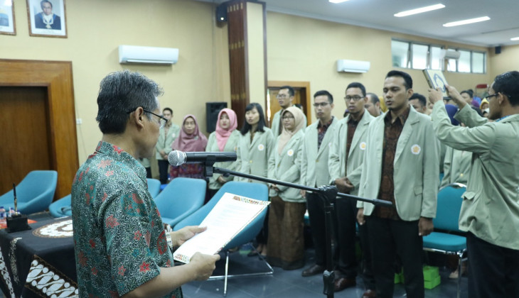Rektor UGM Lantik Pengurus HMP 2018