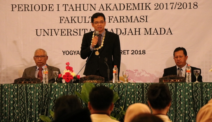 Fakultas Farmasi Meluluskan 34 Apoteker Baru