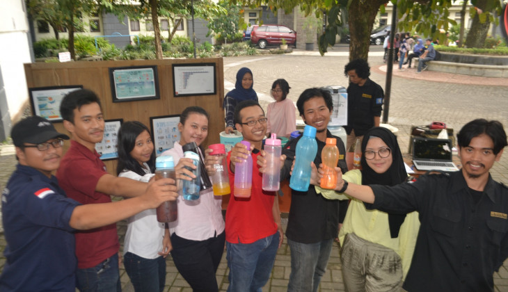 Mahasiswa FKH UGM Kampanye Pengurangan Sampah Plastik