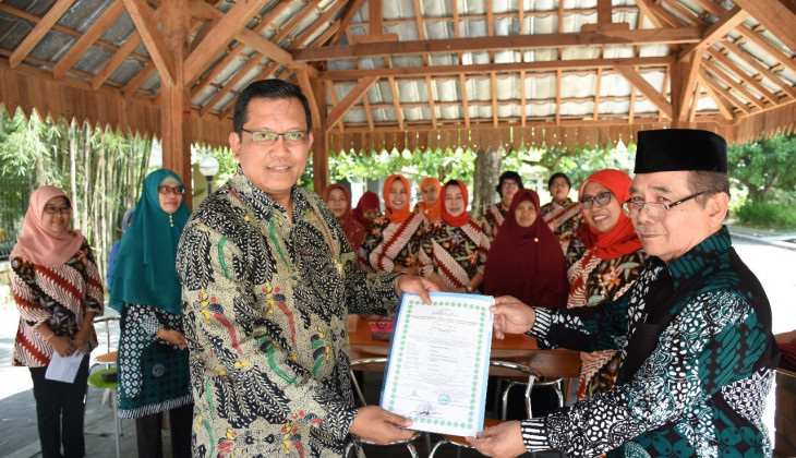 Kantin Fakultas Peternakan UGM Tersertifikasi Halal LPPOM MUI DIY