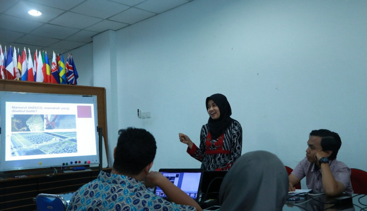 Membedah Kebijakan Impor Produk Batik