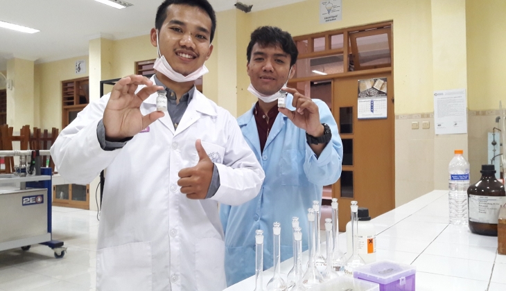 Tiga Mahasiswa MIPA Kembangkan Bahan Pemercepat Produksi Biodiesel