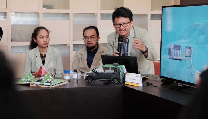 Mahasiswa UGM Rancang Mobil Penghasil Bakar dari Sampah Plastik