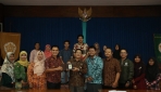 Peneliti Universiti Sains Malaysia Berbagi Pengalaman Riset Biologi di Antartika Pada Mahasiswa UGM   