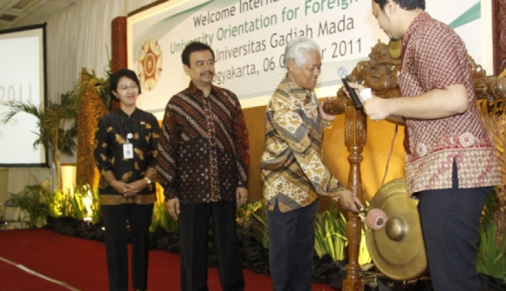Rektor UGM Buka UOFS 2011