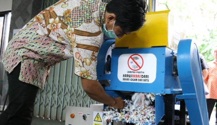 Atasi Sampah Plastik, UGM Buat Mesin Pencacah | Universitas Gadjah Mada