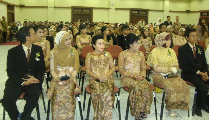 93 Apoteker Fakultas Farmasi UGM Lulus Cum Laude