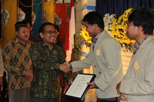 49 Insan Berprestasi UGM Menerima Penghargaan | Universitas Gadjah Mada