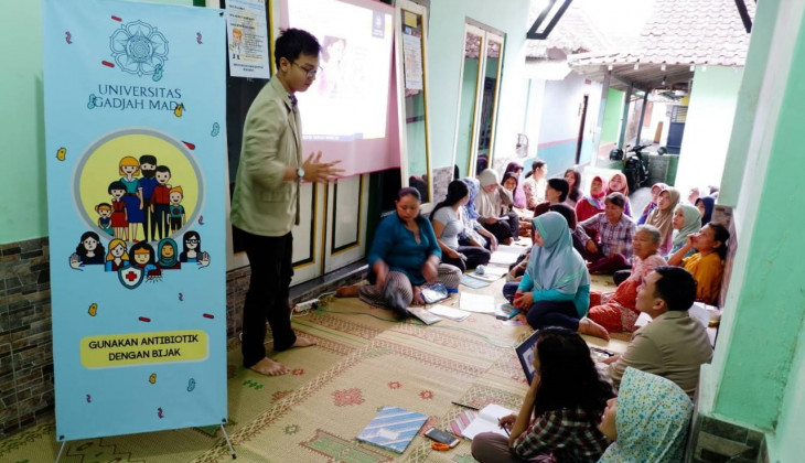 Mahasiswa PKM-M UGM Kampanyekan Bahaya Antimocrobial Resistence (AMR)