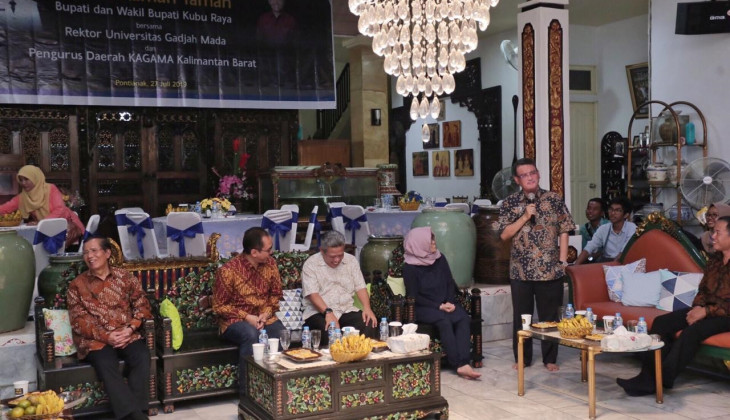 Pimpinan UGM Menyapa Kagama Kalbar