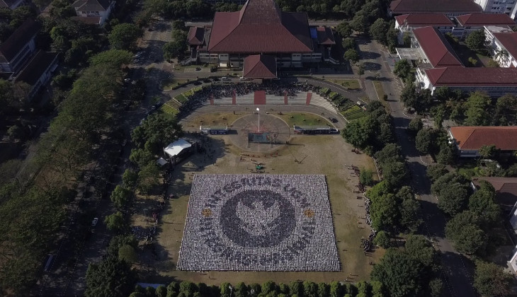 Mahasiswa Baru UGM Bentuk 10 Formasi Simbol Persatuan Indonesia