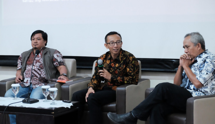 Tim Bencana FKKMK Luncurkan Buku Siaga di Negeri Bencana