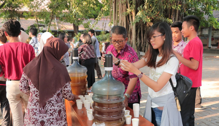 Farmasi UGM Ajak Siswa SMA Budayakan Minum Jamu