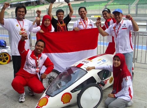 Mobil Semar UGM Raih The Best Technical Innovation Award SEM 2011