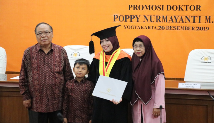 Dosen Universitas Riau Raih Gelar Doktor di UGM