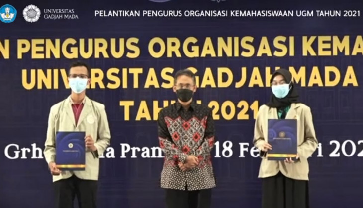 Rktor Lantik Pngurus UKM dan Komunitas UGM