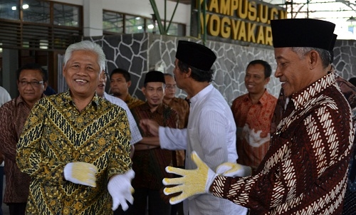 Rektor dan Bupati Sleman Tandai Peletakan Batu Pertama Pembangunan Masjid Mardliyyah