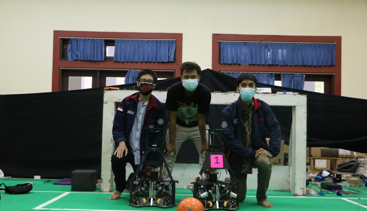 Tim Robot UGM Siap Ikuti KRI 2021