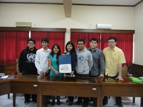 Tim FH Juara III Kompetisi Hukum dan Investasi di Boston
