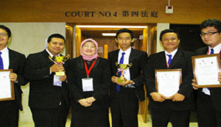 Kompetisi IHL MCC, Tim FH UGM Raih Best Memorial Award
