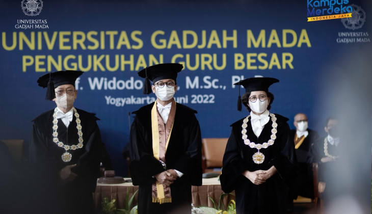 Prof Widodo Dikukuhkan Sebagai Guru Besar UGM