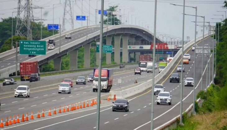 Pusat Studi Transportasi dan Logistik (Pustral) UGM menginisiasi penyusunan buku Kajian Kritis Pengembangan Jalan Tol di Indonesia