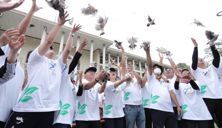 Lepas 73 Burung Perkutut, Rektor UGM Buka Rangkaian Kegiatan Dies UGM