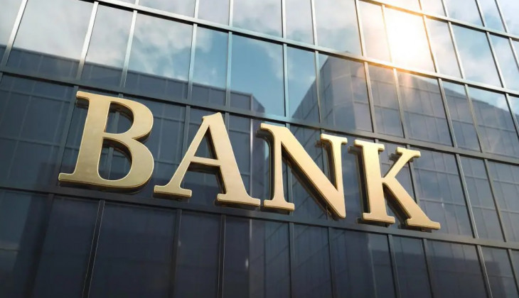 Raih Doktor Usai Kaji Pengaruh Diversifikasi Bank Terhadap Kinerja dan Risiko