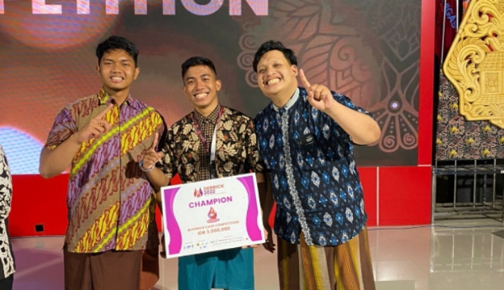 Tim Arutala UGM Juara 1 Derrick Annual Oil and Gas Competition 2022