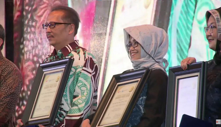UGM Researcher Dr. Ika Dewi Ana Receives Habibie Prize 2022