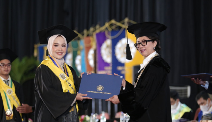 UGM Mewisuda 949 Lulusan Sarjana dan Diploma
