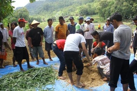 BEM Fakultas Peternakan Bangun Desa Mitra di Bantul