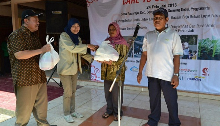 Mahasiswa UGM Residence Bakti Sosial di Pacarejo