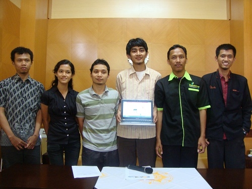 Tim AVANTE UGM Jawara Kompetisi International TOTAL Sky Grant