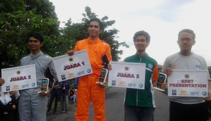 Tim Jalak Harupat Juara Kompetisi Mobil Listrik