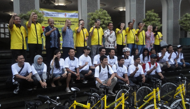 Dukung Program Lingkungan Kampus, Indosat Bantu 100 Sepeda