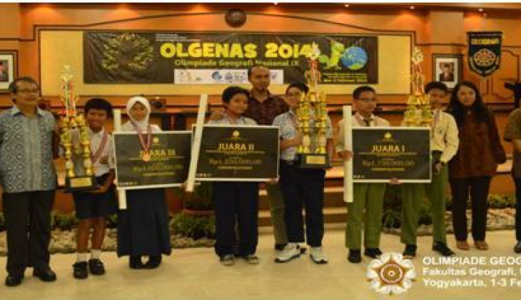SMP Ar-Rahmat Bojonegoro Juara Lomba Ketangkasan Geografi