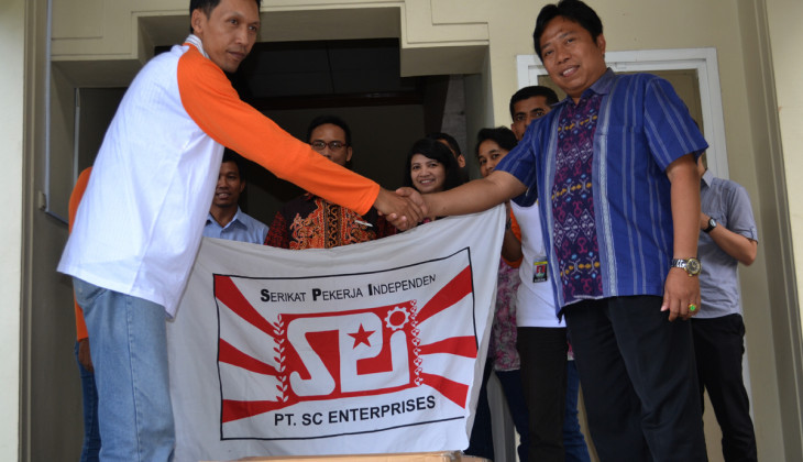 Serikat Pekerja SC Enterprises Salurkan Bantuan Bencana Sinabung