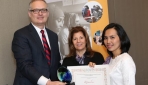 Dosen Farmasi Raih Penghargaan Elsevier Foundation