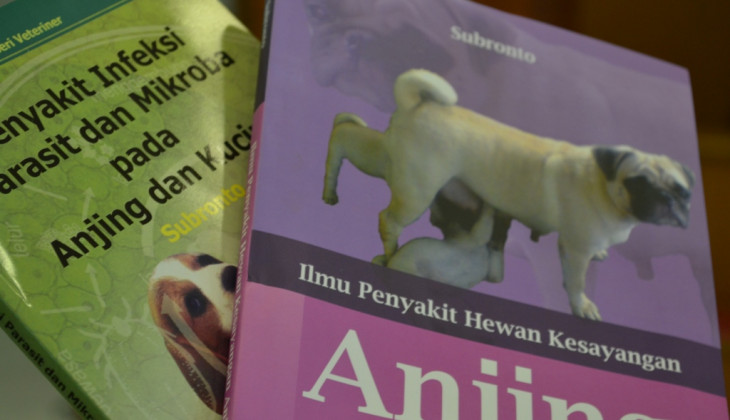 Tak Kenal Pensiun, Prof Subronto Menulis Buku Penyakit Anjing 