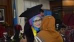 Teliti Pengaruh Strategi Pembelajaran Eksperensial, Eva Raih Doktor