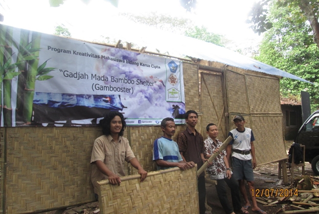 Mahasiswa UGM Kembangkan Huntara 