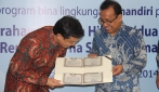 Bank Mandiri Serahkan Bantuan Bus dan Renovasi Gedung ke UGM 