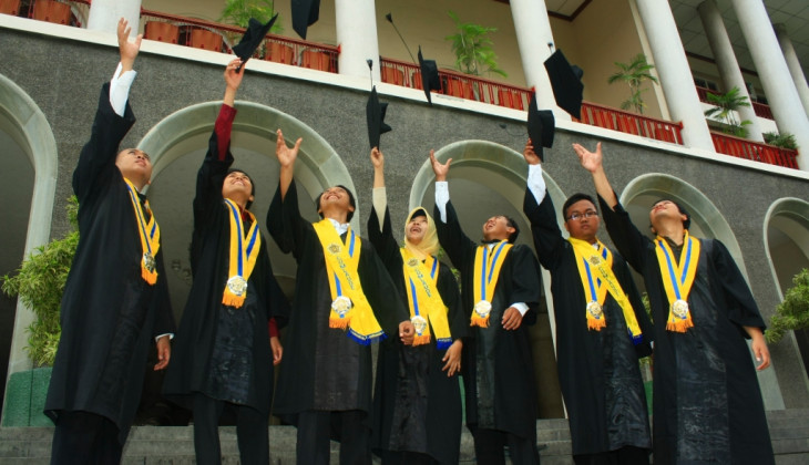 Menuju Universitas Berkelas Dunia, UGM Genjot Lulusan Siap Kerja