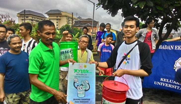 BEM KM UGM Adakan Gerakan Bersih Kampung