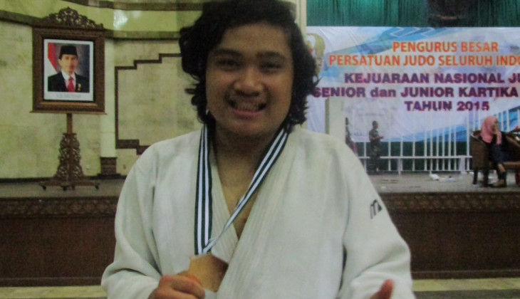 Two UGM Students Win Medals at National Judo Competition