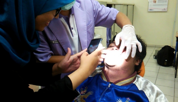 Obutive, Bantu Dokter Gigi Tentukan Warna Gigi Tiruan Secara Cepat dan Akurat