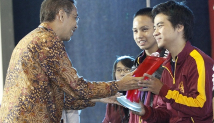 Juara 1 KRCI Berkaki, Robot 1-DA UGM Wakili Indonesia di TCFFHRC 2013 di AS
